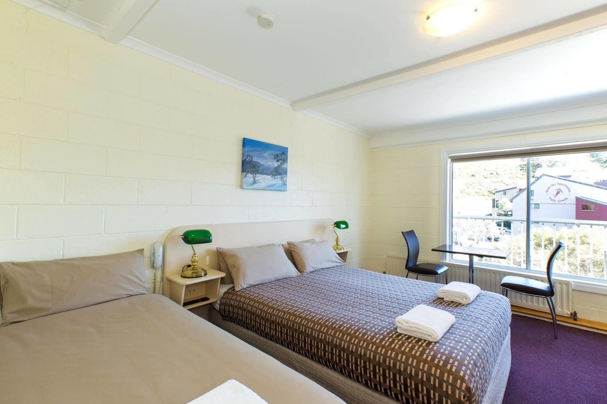 Falls Creek Hotel Exterior foto