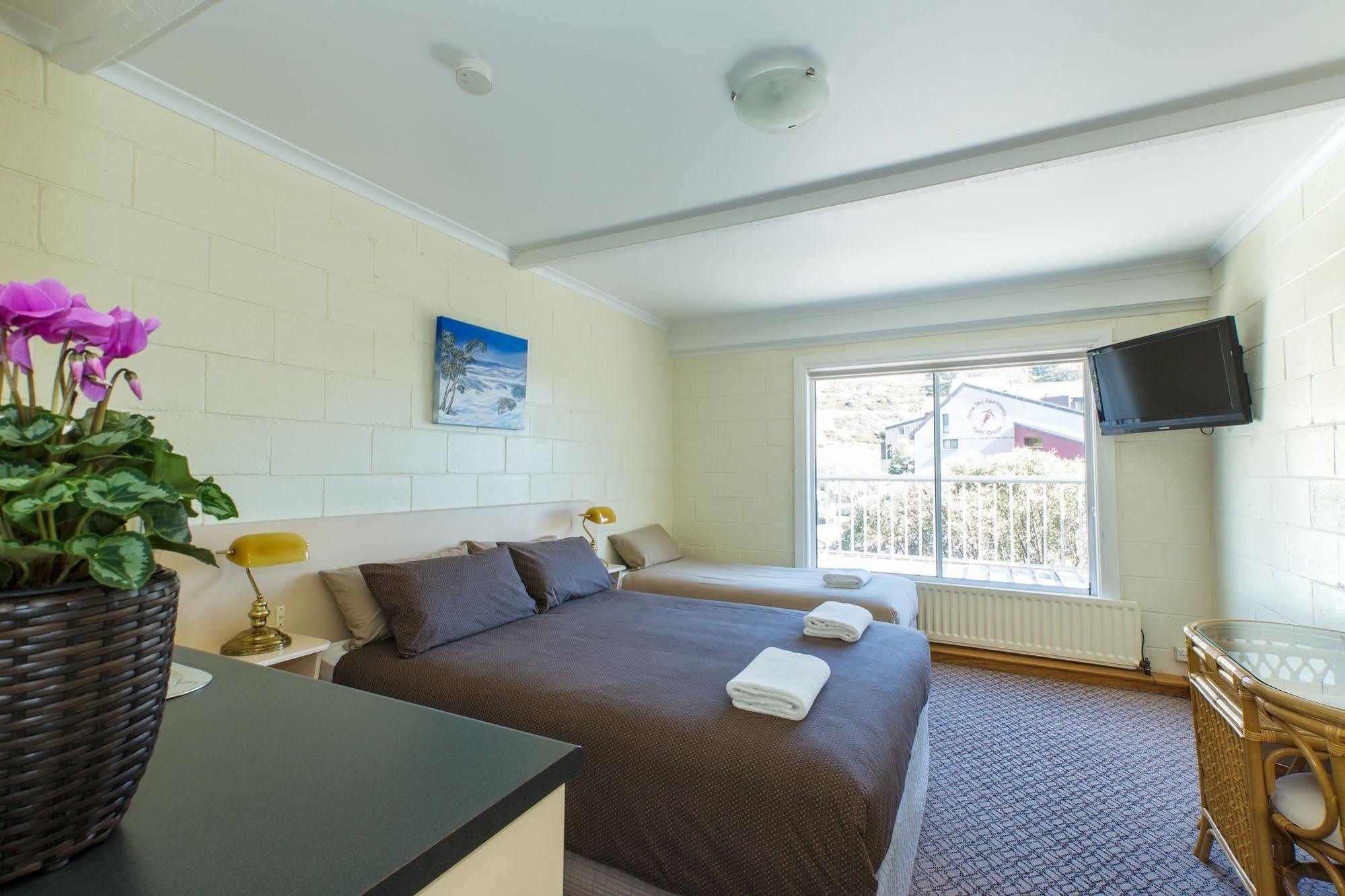 Falls Creek Hotel Exterior foto